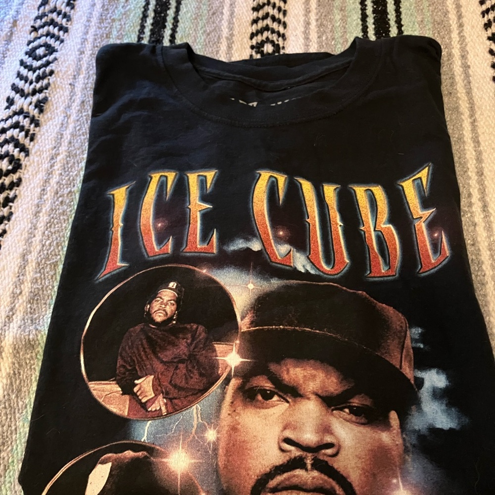 Black Graphic Short-Sleeve Crewneck Shirt - Ice Cube Design
